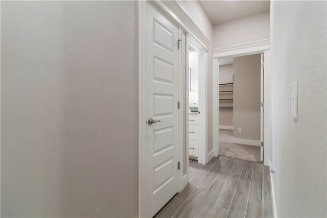 2002 Riverstone Drive, Fayetteville, AR 72701