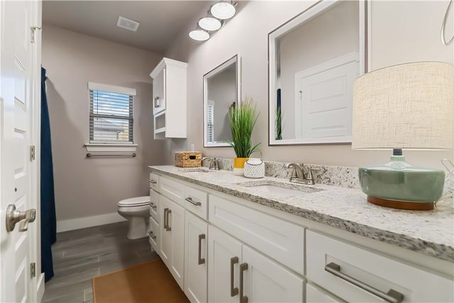 2002 Riverstone Drive, Fayetteville, AR 72701