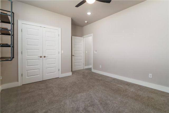 2002 Riverstone Drive, Fayetteville, AR 72701