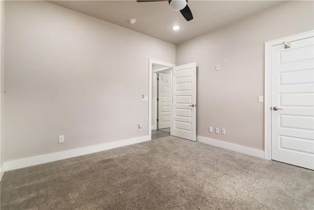 2002 Riverstone Drive, Fayetteville, AR 72701