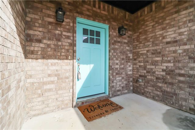 2002 Riverstone Drive, Fayetteville, AR 72701