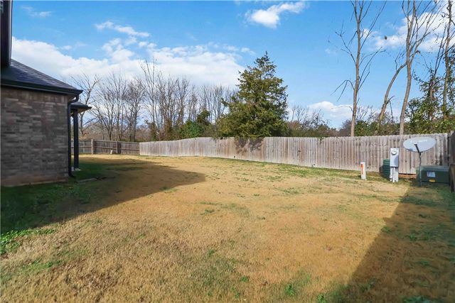 2002 Riverstone Drive, Fayetteville, AR 72701