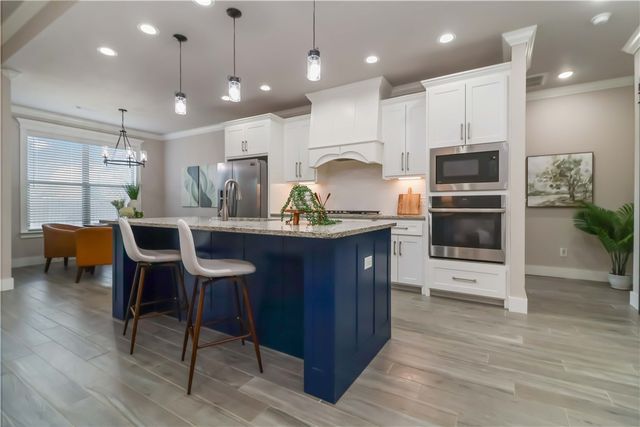 2002 Riverstone Drive, Fayetteville, AR 72701