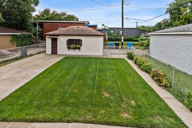 327 E 82nd Street, Chicago, IL 60619