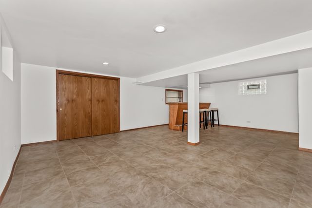 327 E 82nd Street, Chicago, IL 60619