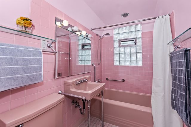 327 E 82nd Street, Chicago, IL 60619