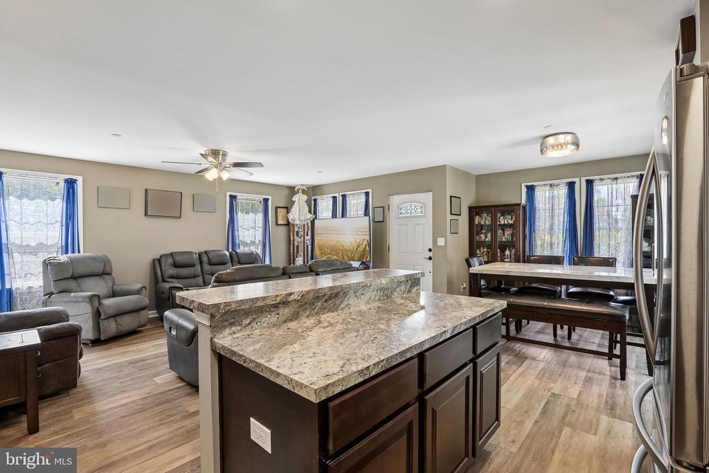 Image 5 of property listing at 2601 WESTCHESTER AVE, Ellicott City, MD 21043