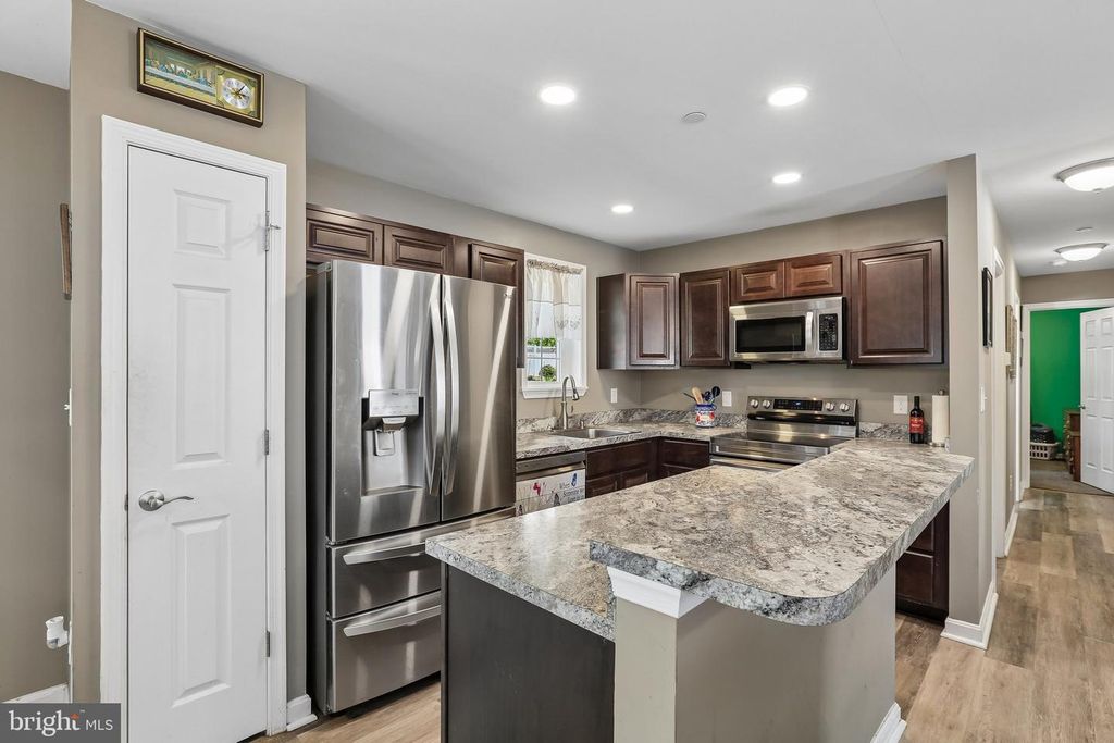 Image 6 of property listing at 2601 WESTCHESTER AVE, Ellicott City, MD 21043