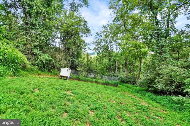 1355 BAUGHMAN LN, Seven Valleys, PA 17360