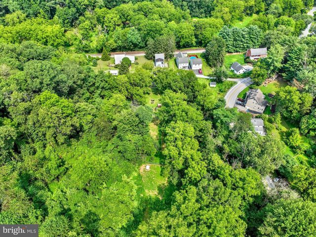 1355 BAUGHMAN LN, Seven Valleys, PA 17360