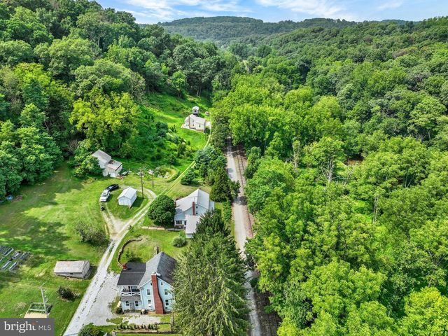 1355 BAUGHMAN LN, Seven Valleys, PA 17360