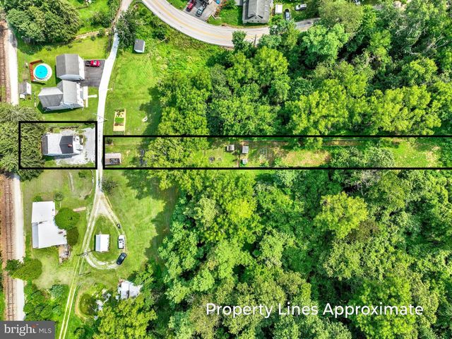 1355 BAUGHMAN LN, Seven Valleys, PA 17360