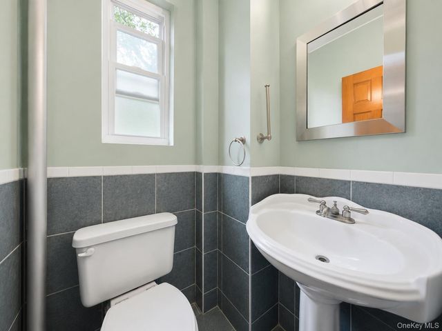210 Brooklyn Avenue, Brooklyn, NY 11213