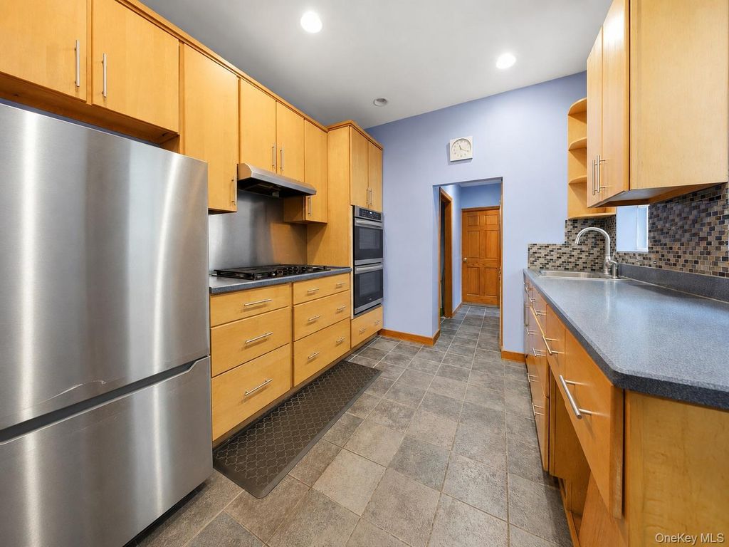 210 Brooklyn Avenue, Brooklyn, NY 11213 — photo 5