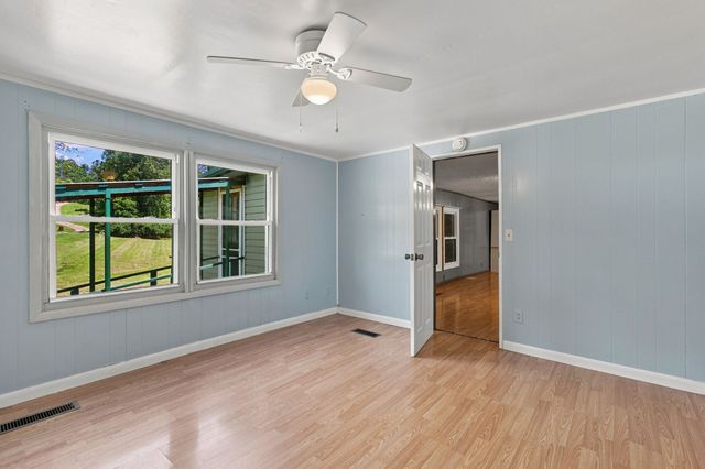 205 N Browns Ln, Portland, TN 37148