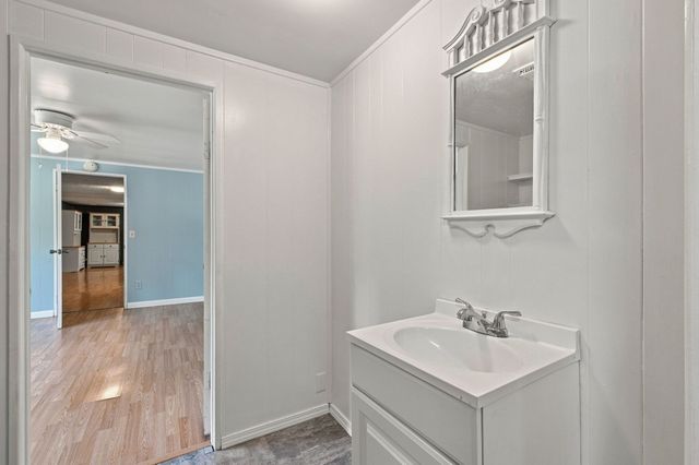 205 N Browns Ln, Portland, TN 37148