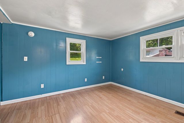 205 N Browns Ln, Portland, TN 37148