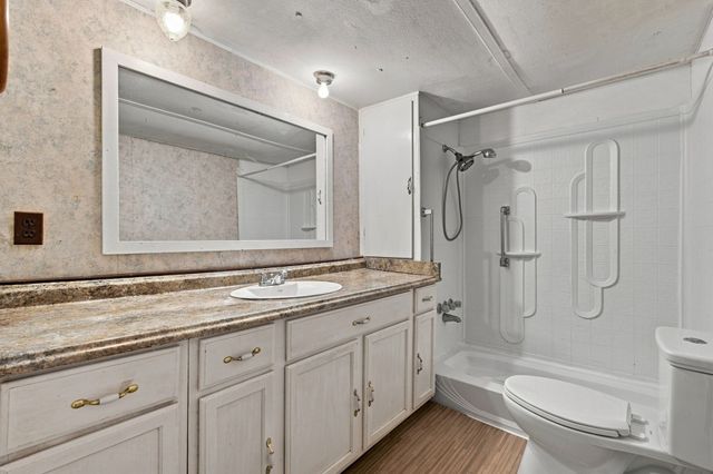 205 N Browns Ln, Portland, TN 37148