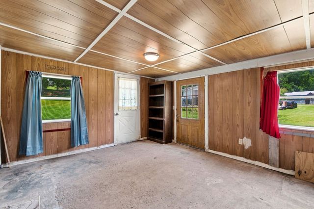 205 N Browns Ln, Portland, TN 37148
