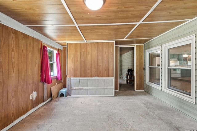 205 N Browns Ln, Portland, TN 37148