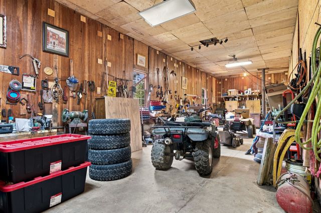 205 N Browns Ln, Portland, TN 37148