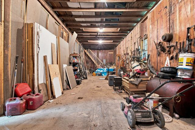 205 N Browns Ln, Portland, TN 37148