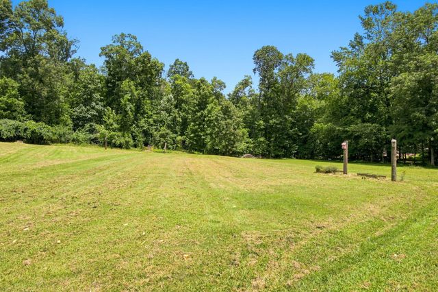 205 N Browns Ln, Portland, TN 37148