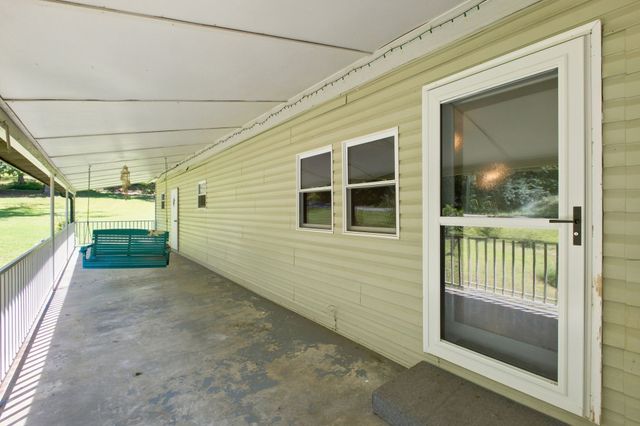 205 N Browns Ln, Portland, TN 37148