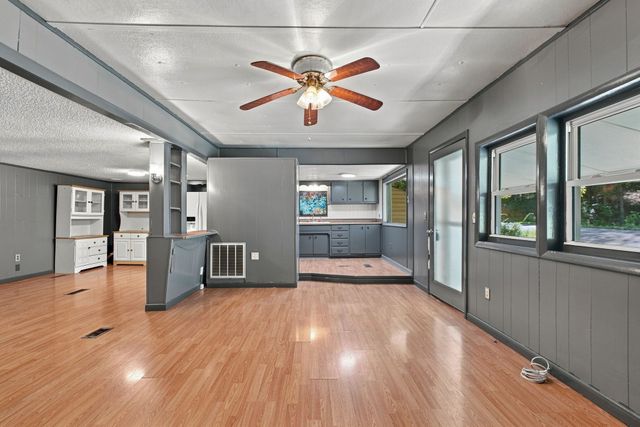 205 N Browns Ln, Portland, TN 37148