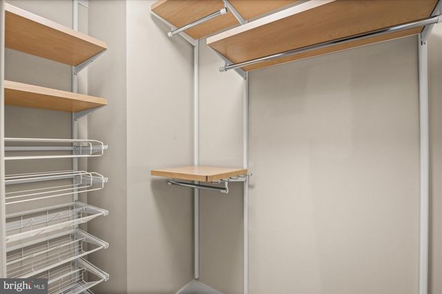 7710 Woodmont Ave Apt 513, Bethesda, MD 20814
