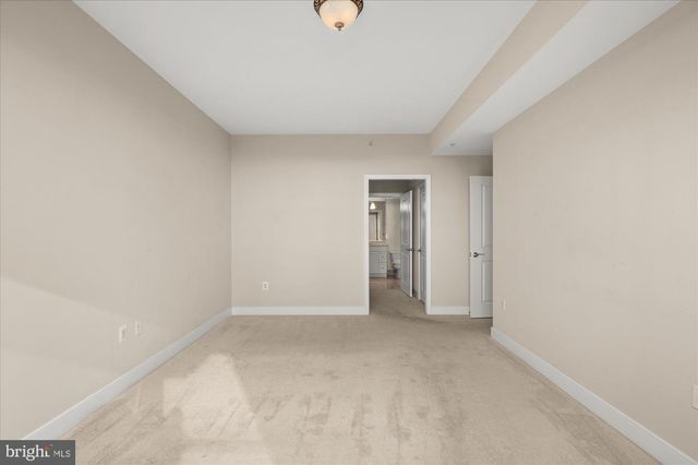 7710 Woodmont Ave Apt 513, Bethesda, MD 20814