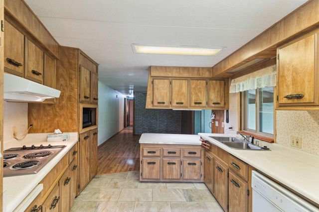 5600 Demaray Drive, Grants Pass, OR 97527