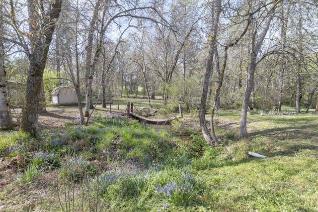 5600 Demaray Drive, Grants Pass, OR 97527