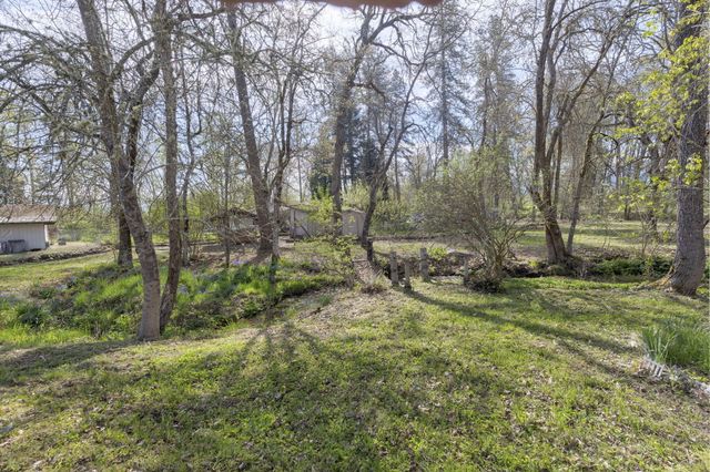 5600 Demaray Drive, Grants Pass, OR 97527