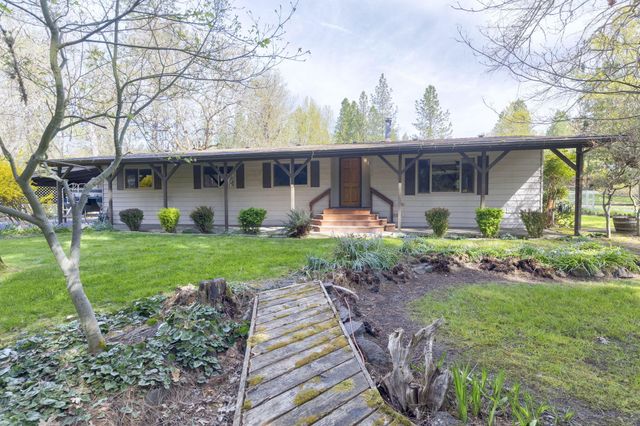 5600 Demaray Drive, Grants Pass, OR 97527