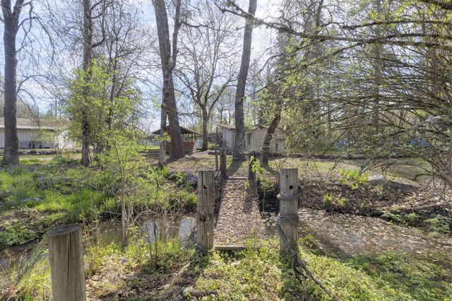 5600 Demaray Drive, Grants Pass, OR 97527