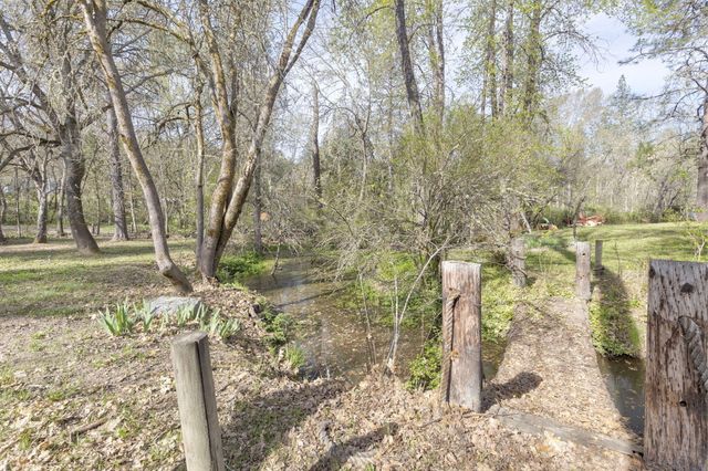 5600 Demaray Drive, Grants Pass, OR 97527