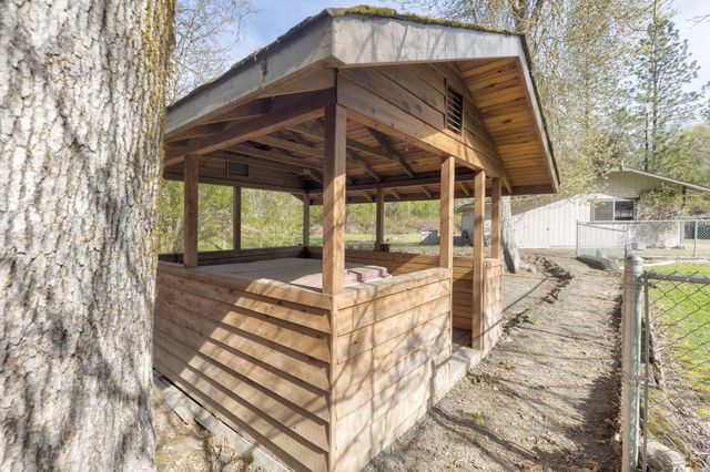 5600 Demaray Drive, Grants Pass, OR 97527