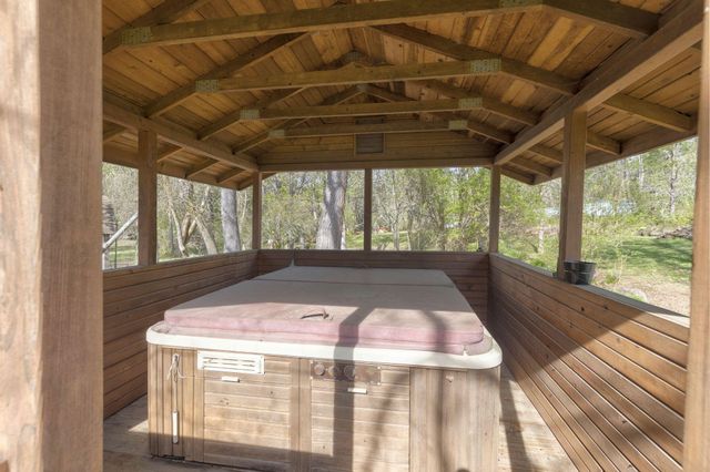 5600 Demaray Drive, Grants Pass, OR 97527