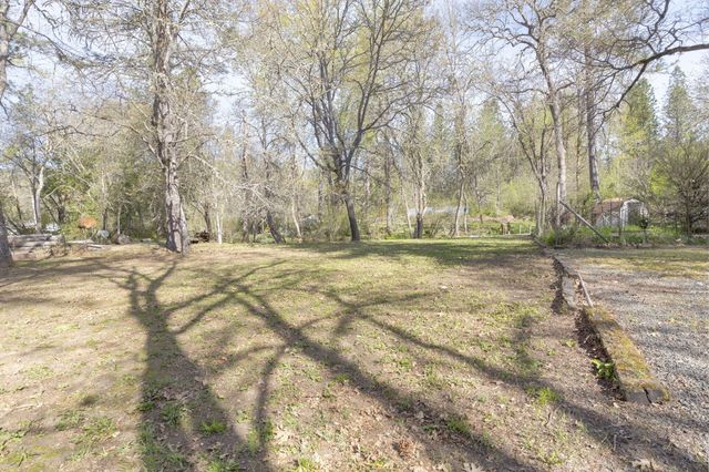 5600 Demaray Drive, Grants Pass, OR 97527