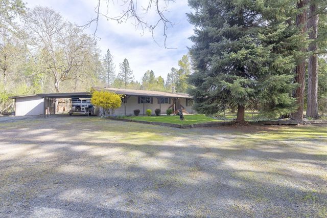 5600 Demaray Drive, Grants Pass, OR 97527