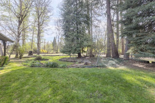 5600 Demaray Drive, Grants Pass, OR 97527