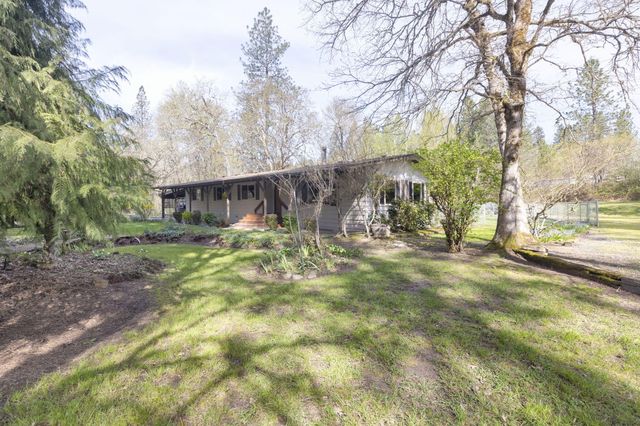 5600 Demaray Drive, Grants Pass, OR 97527