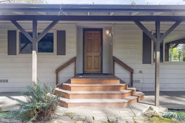 5600 Demaray Drive, Grants Pass, OR 97527