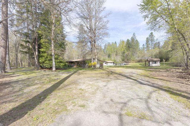 5600 Demaray Drive, Grants Pass, OR 97527