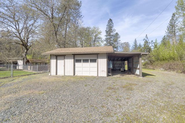5600 Demaray Drive, Grants Pass, OR 97527