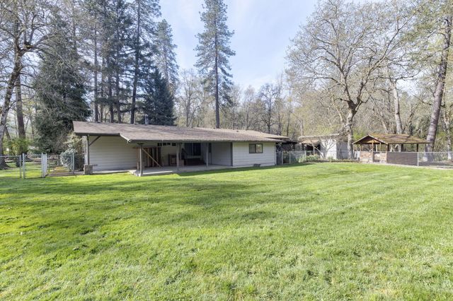 5600 Demaray Drive, Grants Pass, OR 97527