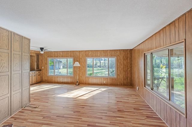 5600 Demaray Drive, Grants Pass, OR 97527