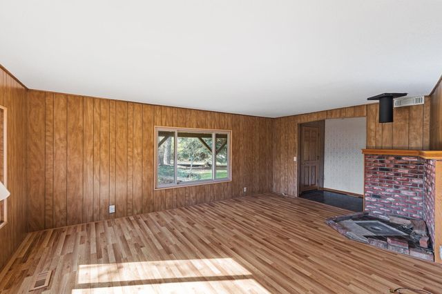 5600 Demaray Drive, Grants Pass, OR 97527