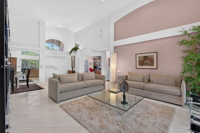 7318 Amber Falls Ln, Boynton Beach, FL 33437
